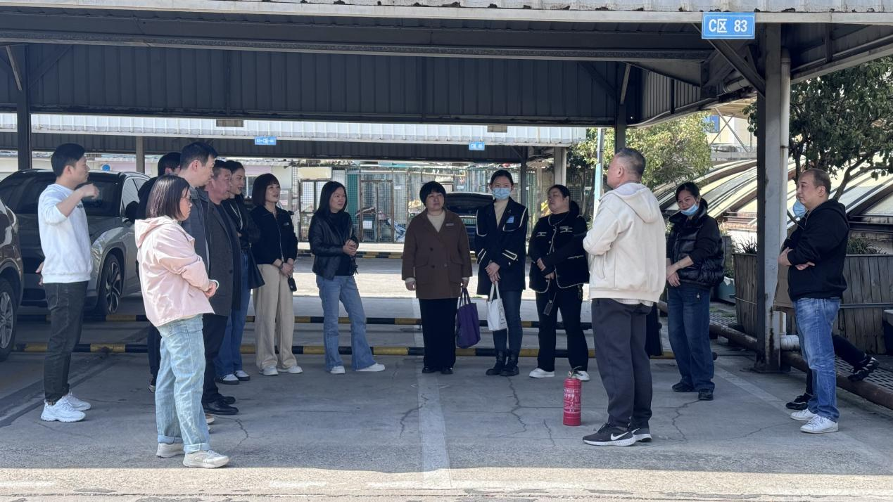 錢江商城開(kāi)展電梯安全知識(shí)培訓(xùn)