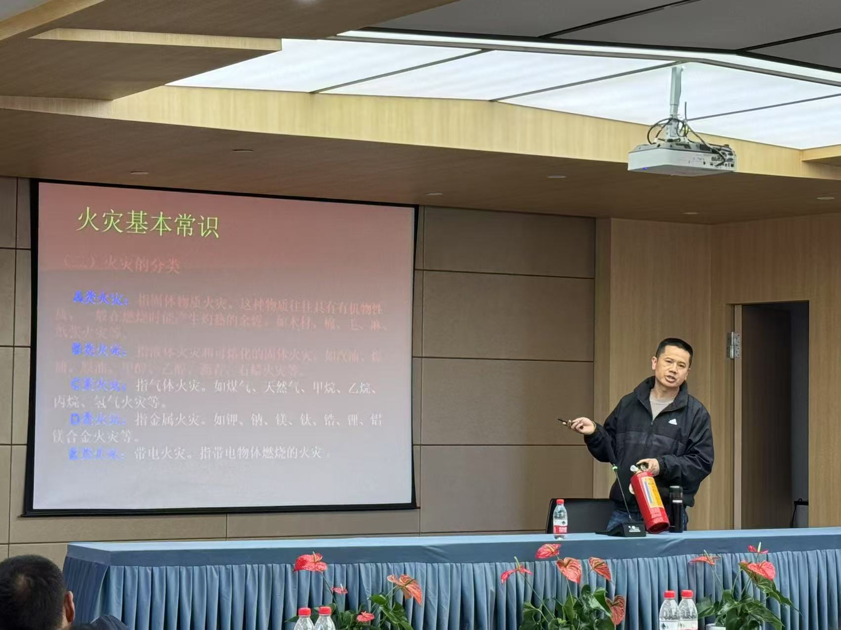 消防培訓(xùn)進市場 共同打造“防火墻”