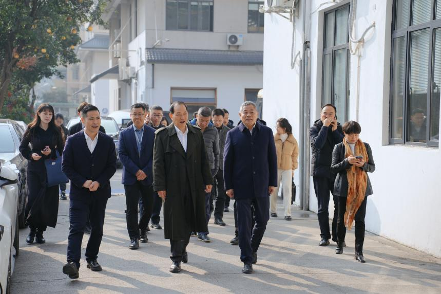 市政協(xié)黨組副書記、副主席許明一行赴律威調(diào)解中心調(diào)研