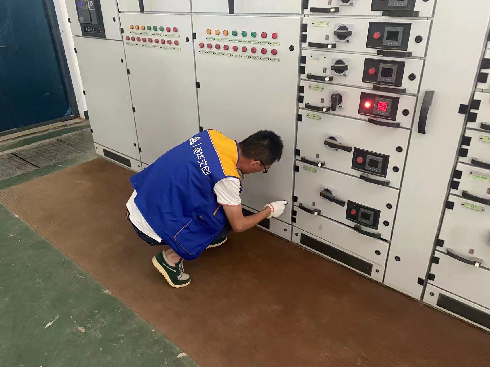 “夏季用電需謹(jǐn)慎，園區(qū)把關(guān)無(wú)隱患” ——建華文創(chuàng)集團(tuán)開(kāi)展用電安全檢查工作