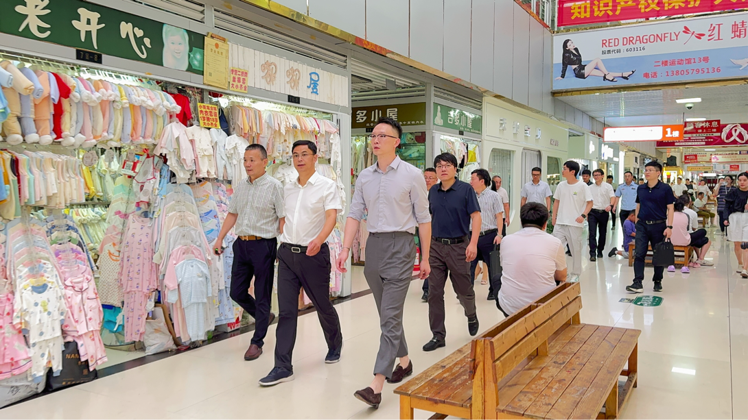 繃緊“安全弦”，把好“節(jié)前關(guān)”！拱墅區(qū)區(qū)領(lǐng)導(dǎo)蒞臨錢江商城開展節(jié)前安全生產(chǎn)檢查