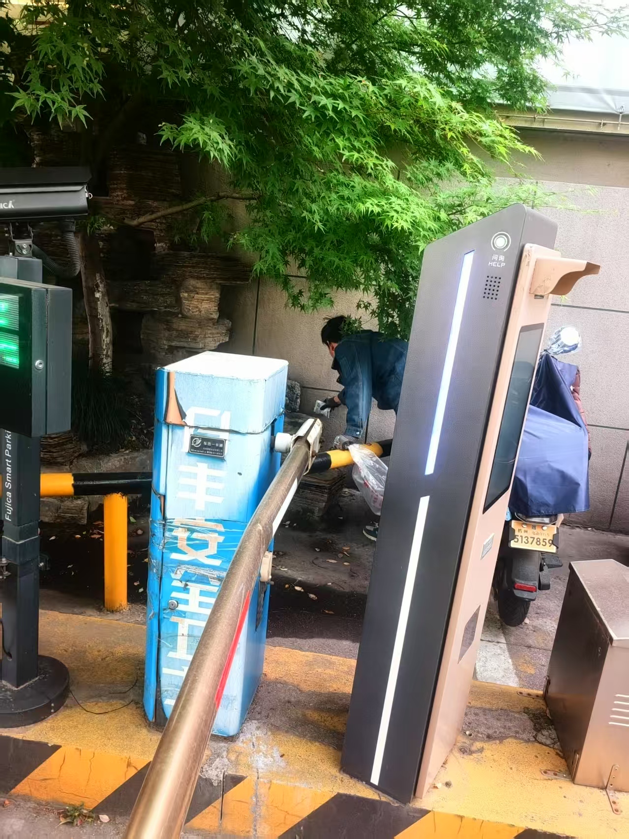 建華市場(chǎng)開(kāi)啟滅鼠行動(dòng)