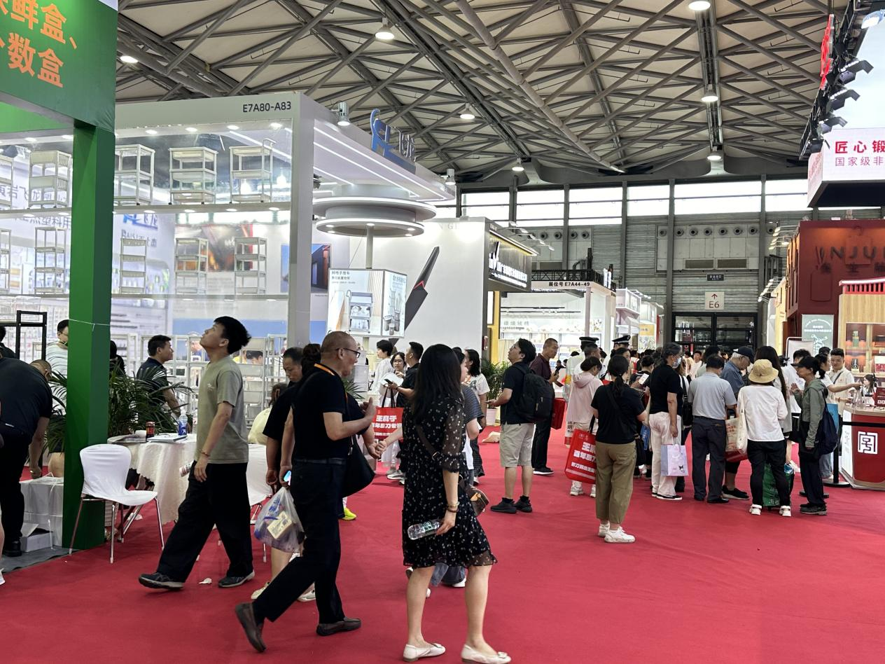 錢(qián)江商城參觀第118屆中國(guó)日用百貨商品交易會(huì)——盛夏聚勢(shì)?百貨共贏