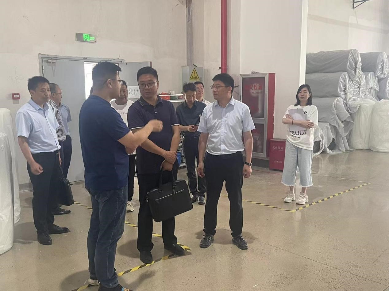 湖州市人大農(nóng)委主任張國強一行蒞臨建華新材考察指導