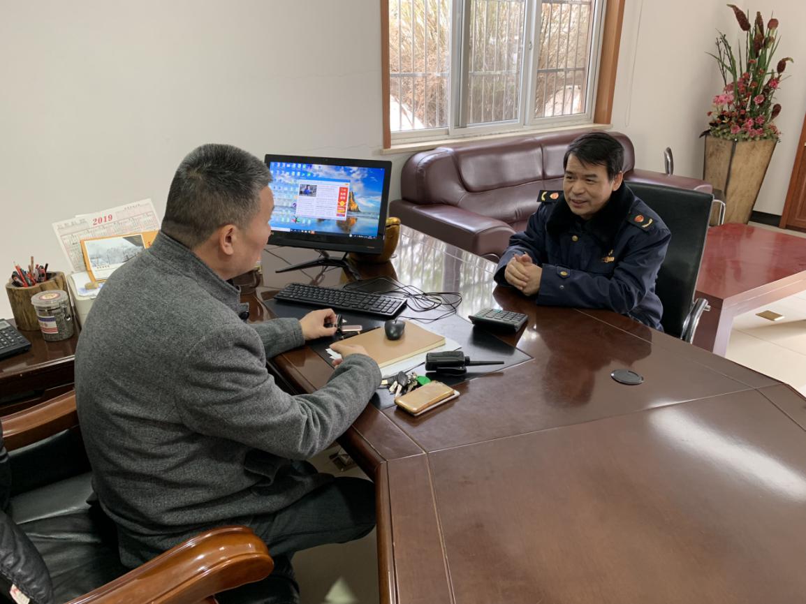 1-7大關市場監(jiān)管所高雙清所長走訪錢江商城111.jpg 1-7大關市場監(jiān)管所高雙清所長走訪錢江商城111.jpg