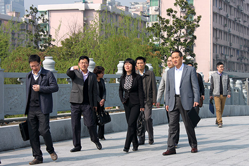 20150329中央黨校課題組專家一行蒞臨建華文創(chuàng)園調(diào)研 (1).jpg 20150329中央黨校課題組專家一行蒞臨建華文創(chuàng)園調(diào)研 (1).jpg