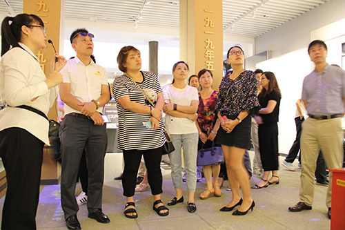 20170616建華文創(chuàng)集團(tuán)黨總支參觀中國(guó)共產(chǎn)黨杭州歷史館 (2).jpg 20170616建華文創(chuàng)集團(tuán)黨總支參觀中國(guó)共產(chǎn)黨杭州歷史館 (2).jpg