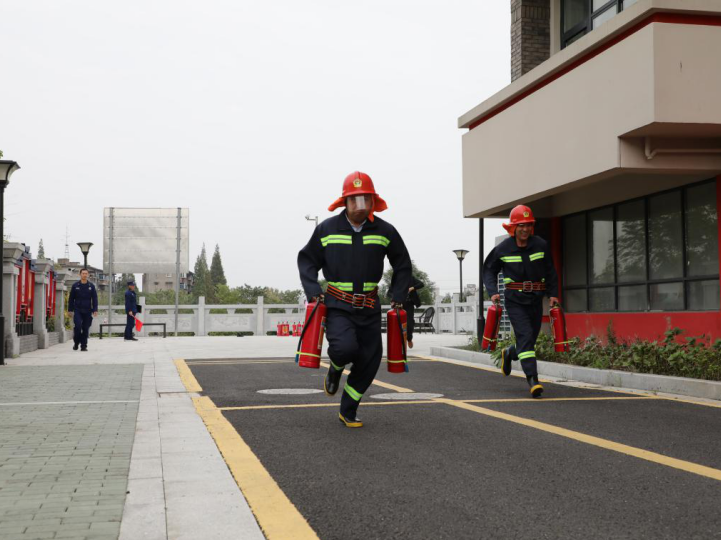 2020年塘棲鎮(zhèn)微型消防站業(yè)務(wù)技能大賽2.png 2020年塘棲鎮(zhèn)微型消防站業(yè)務(wù)技能大賽2.png